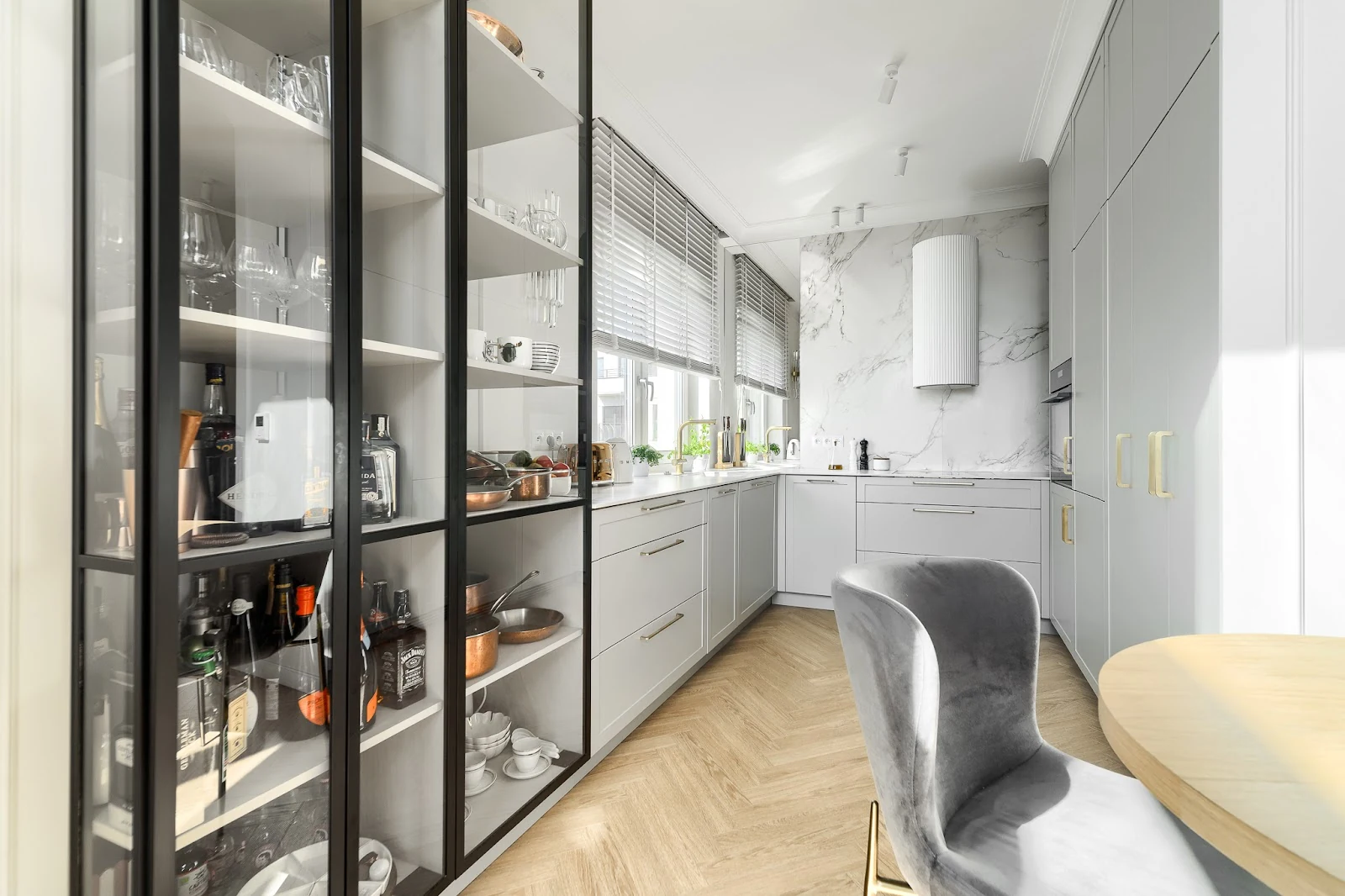 Kuchnia w apartamencie przy ulicy Kanadyjskiej w Szczecinie
